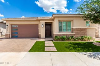 2831 E LOS GATOS Drive, Phoenix, AZ 85050