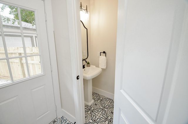12511 Nova Drive, Houston, TX 77077