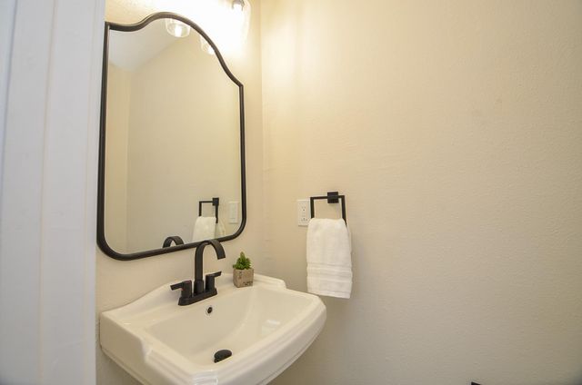 12511 Nova Drive, Houston, TX 77077