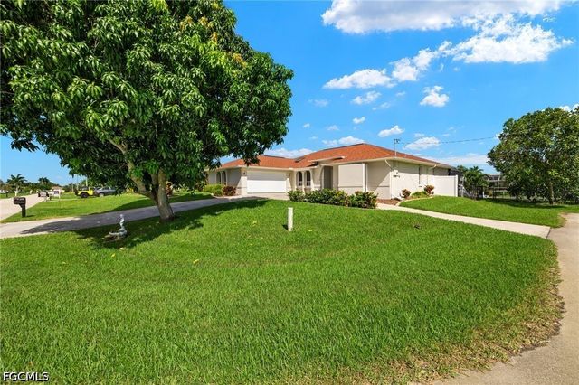 2223 SE 10th LN, Cape Coral, FL 33990