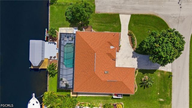 2223 SE 10th LN, Cape Coral, FL 33990