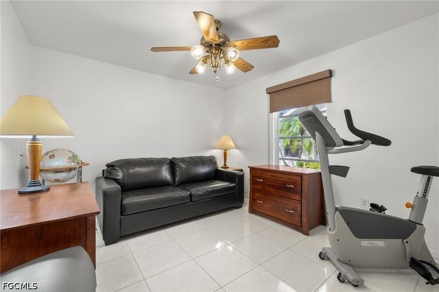 2223 SE 10th LN, Cape Coral, FL 33990