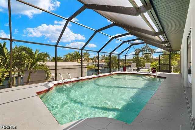 2223 SE 10th LN, Cape Coral, FL 33990