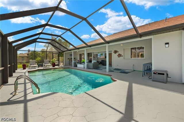 2223 SE 10th LN, Cape Coral, FL 33990