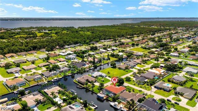 2223 SE 10th LN, Cape Coral, FL 33990