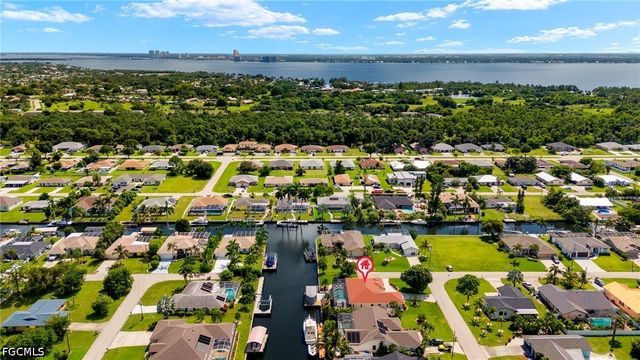 2223 SE 10th LN, Cape Coral, FL 33990