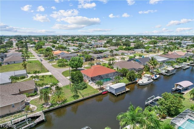 2223 SE 10th LN, Cape Coral, FL 33990