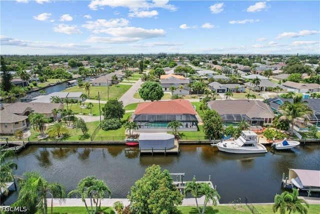2223 SE 10th LN, Cape Coral, FL 33990