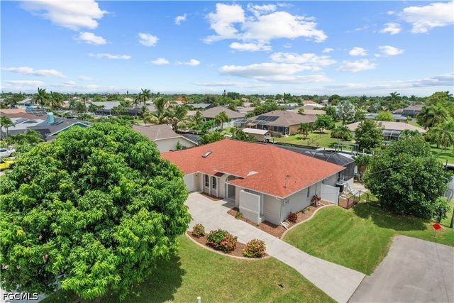 2223 SE 10th LN, Cape Coral, FL 33990