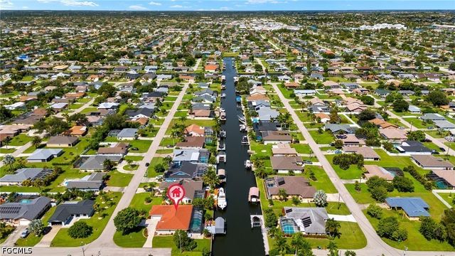 2223 SE 10th LN, Cape Coral, FL 33990