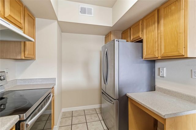 1025 VILLAGIO CIRCLE 204, Sarasota, FL 34237