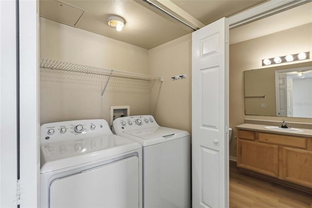 1025 VILLAGIO CIRCLE 204, Sarasota, FL 34237