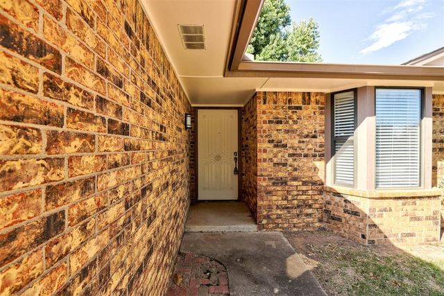 10109 Kay Ridge, Yukon, OK 73099