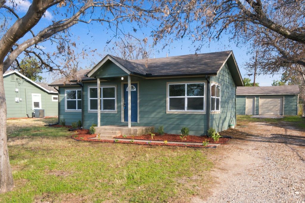 8814 Spaugh Court, White Settlement, TX 76108