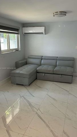 980 W 45th Pl 2, Hialeah, FL 33012