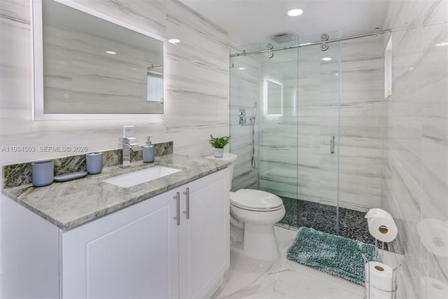 980 W 45th Pl 2, Hialeah, FL 33012