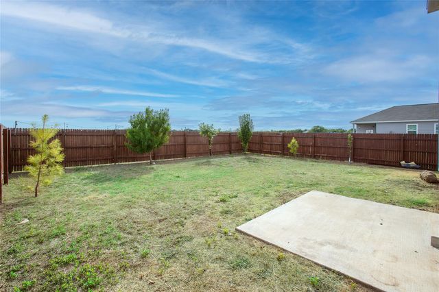 195 Bracken LN, Maxwell, TX 78656