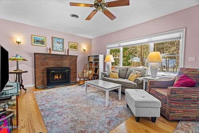 21 Fox Hollow Lane, Queensbury, NY 12804