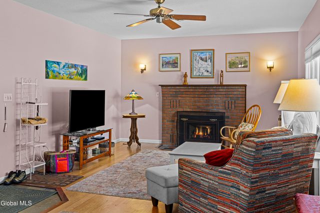 21 Fox Hollow Lane, Queensbury, NY 12804