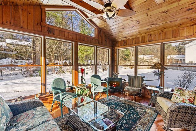 21 Fox Hollow Lane, Queensbury, NY 12804