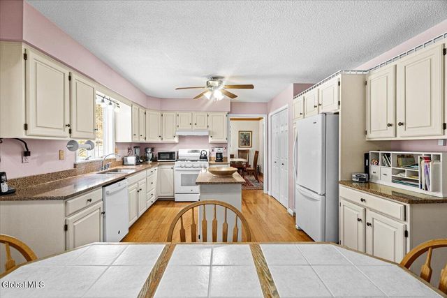 21 Fox Hollow Lane, Queensbury, NY 12804