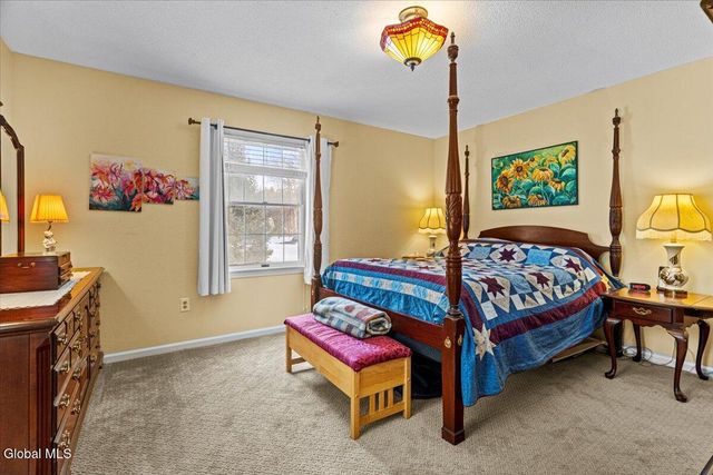 21 Fox Hollow Lane, Queensbury, NY 12804