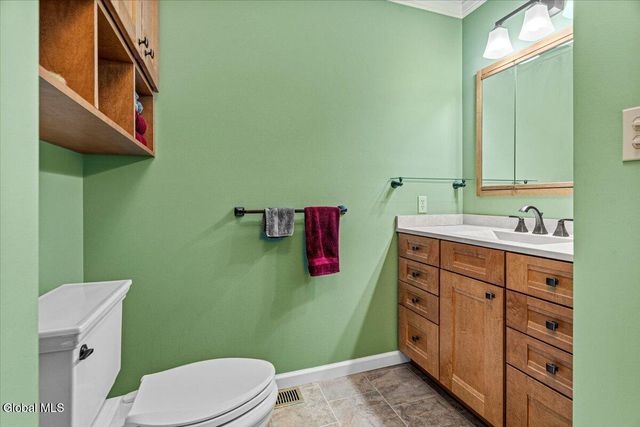 21 Fox Hollow Lane, Queensbury, NY 12804