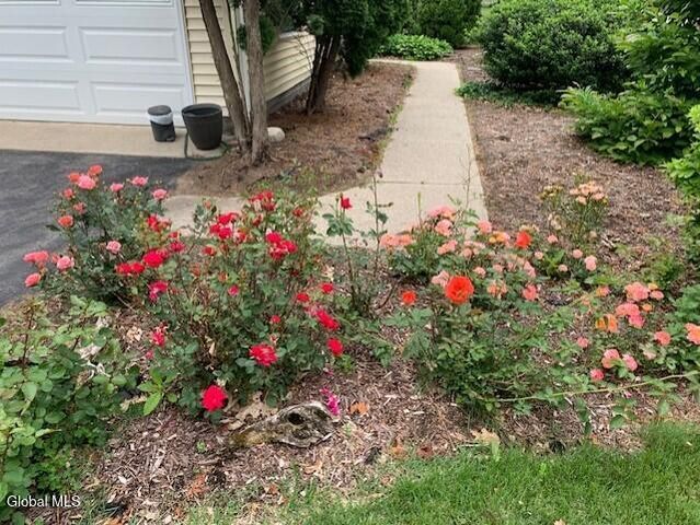 21 Fox Hollow Lane, Queensbury, NY 12804