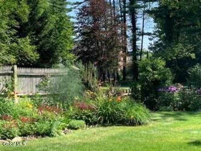 21 Fox Hollow Lane, Queensbury, NY 12804