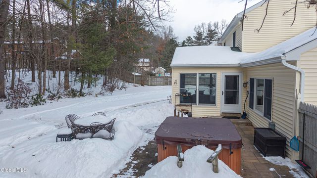 21 Fox Hollow Lane, Queensbury, NY 12804