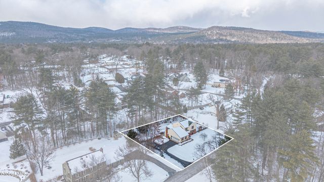 21 Fox Hollow Lane, Queensbury, NY 12804