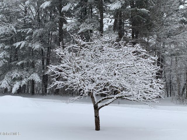 21 Fox Hollow Lane, Queensbury, NY 12804