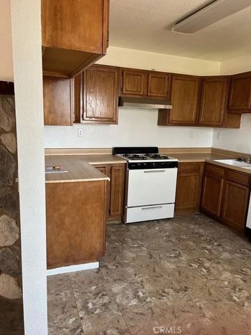 16228 Wato Road, Apple Valley, CA 92307
