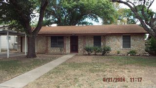 8003 Riata Ave, San Antonio, TX 78227