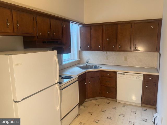 649-651 W CHESTNUT ST, Lancaster, PA 17603