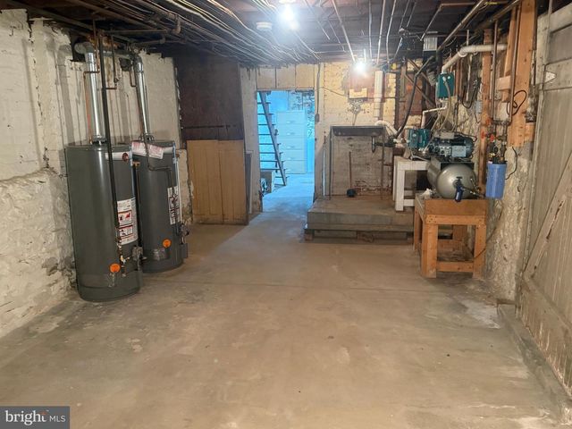 649-651 W CHESTNUT ST, Lancaster, PA 17603