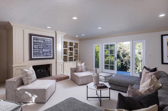 1220 Hillcrest Avenue, Pasadena, CA 91106