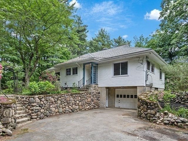 301 Lincoln St, Franklin, MA 02038