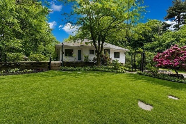 301 Lincoln St, Franklin, MA 02038