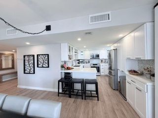 1901 Brickell Ave B1809, Miami, FL 33129