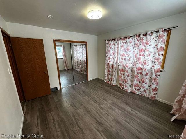 5245 Jonathon Street, Dearborn, MI 48126