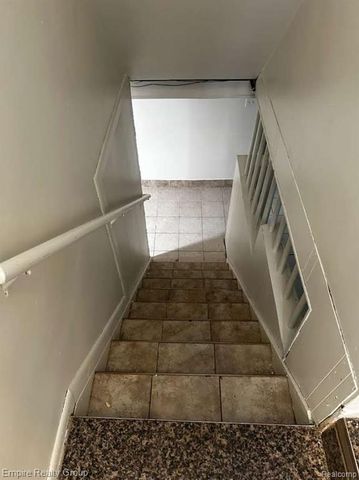 5245 Jonathon Street, Dearborn, MI 48126