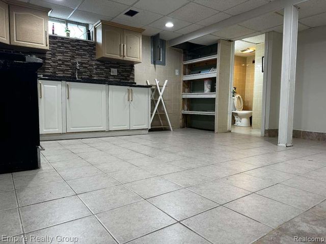 5245 Jonathon Street, Dearborn, MI 48126