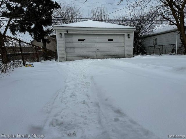 5245 Jonathon Street, Dearborn, MI 48126