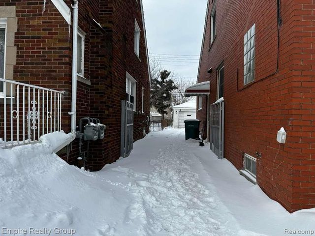 5245 Jonathon Street, Dearborn, MI 48126