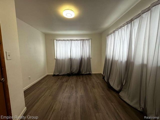 5245 Jonathon Street, Dearborn, MI 48126