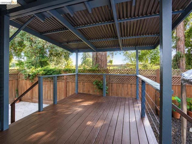 3221 Delaware St, Oakland, CA 94602