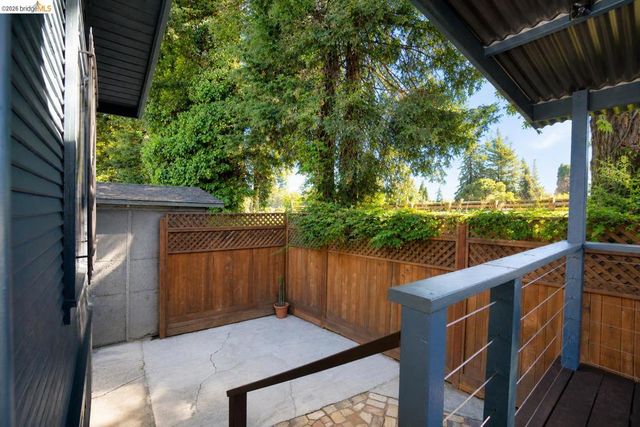 3221 Delaware St, Oakland, CA 94602