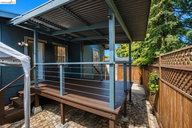 3221 Delaware St, Oakland, CA 94602
