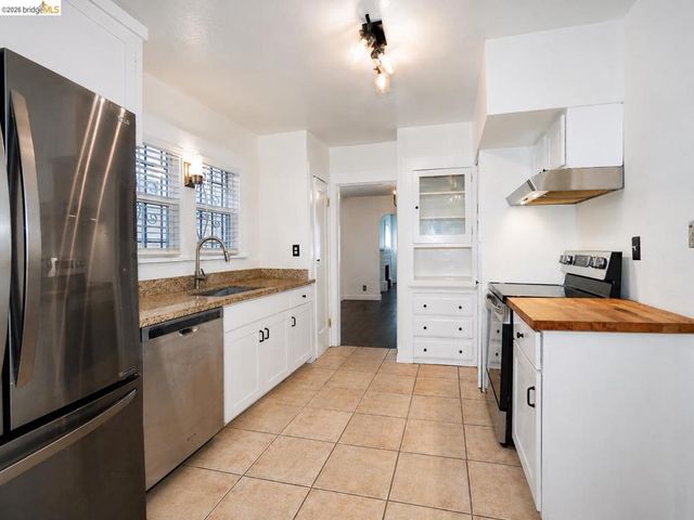 3221 Delaware St, Oakland, CA 94602